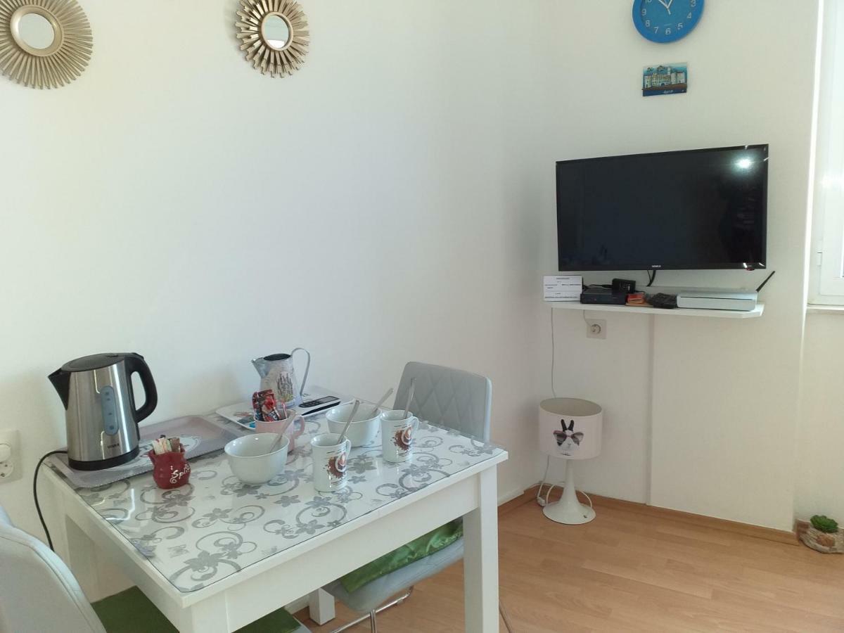 Ana Apartamento *